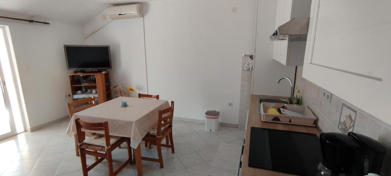 Apartment Kurelic Rab Town Exterior foto