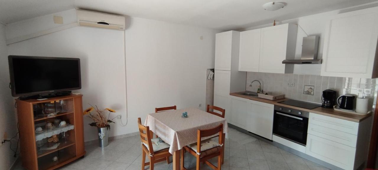 Apartment Kurelic Rab Town Exterior foto